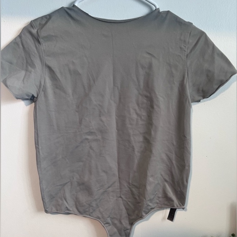 Skims Essential T shirt thong bodysuit in Grey Smoke color. 2x /3x